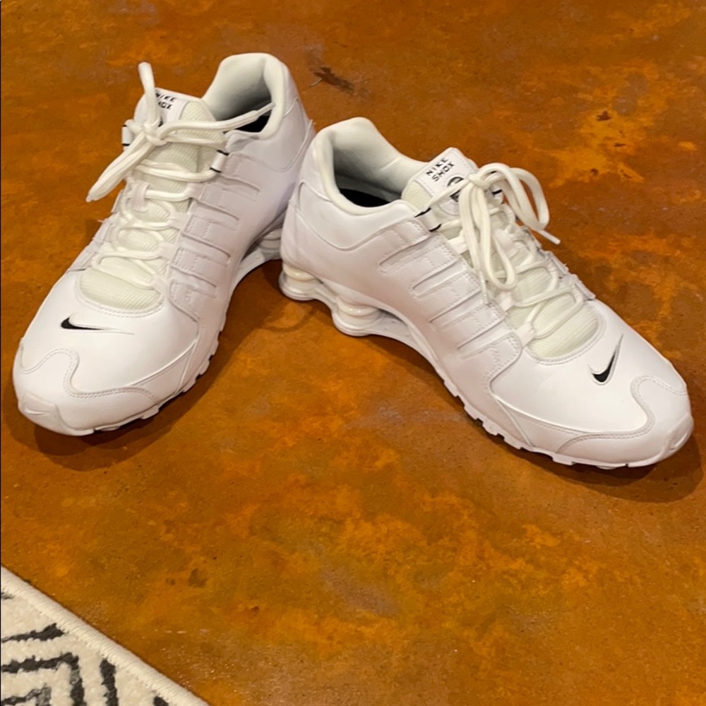 Nike shox tennis shoes